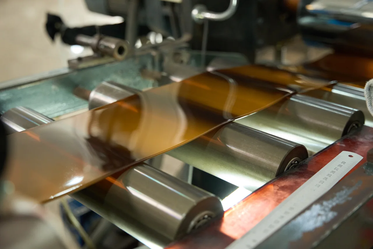 Light reveals the depth of a translucent sheet.