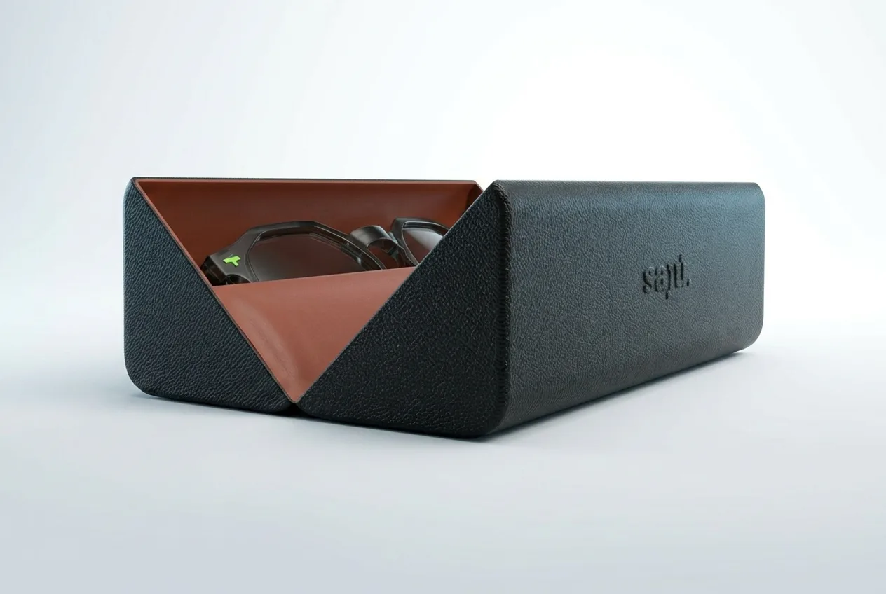 Open protective case with a contrasting lining